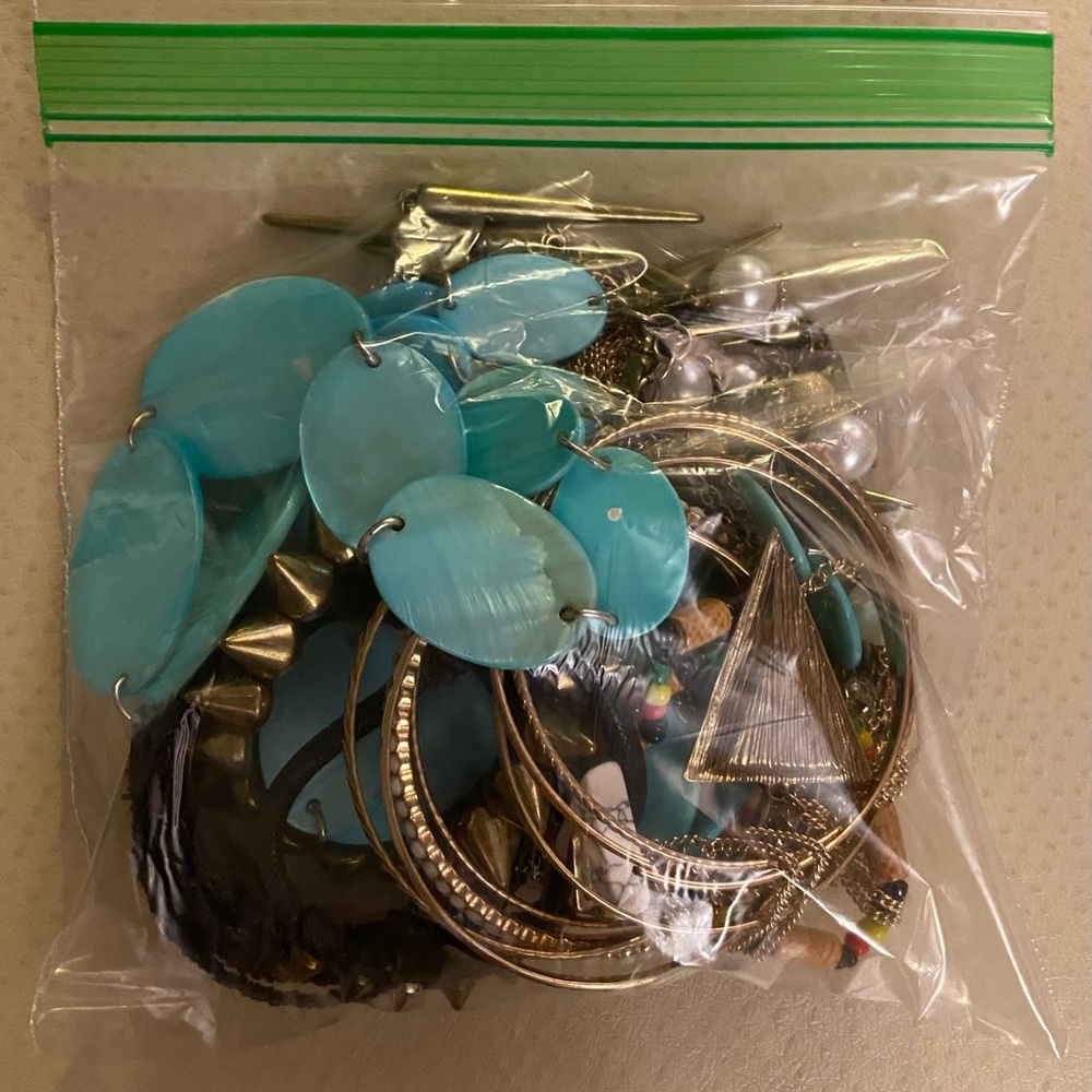 Necklace & Bracelet Lot